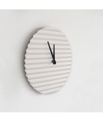 Horloge design Wave, blanche s'inspire de l'anatomie humaine