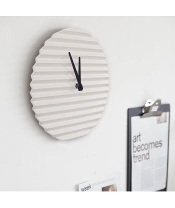 Horloge design Wave, blanche s'inspire de l'anatomie humaine