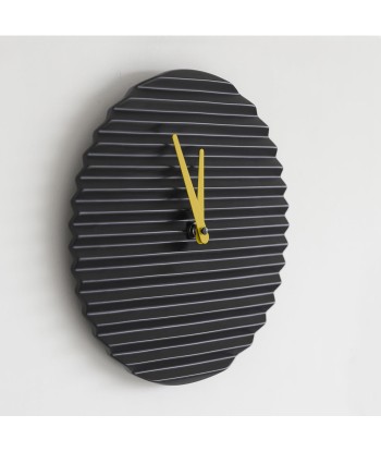 Horloge design Wave, noir chez Cornerstreet bien 