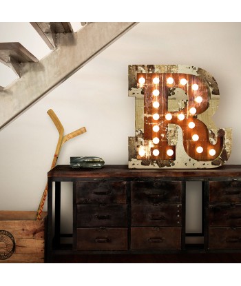 Lampe design, lettre K Voir les baskets