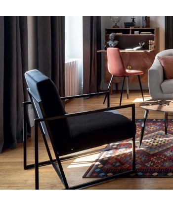 Fauteuil Noir Velours Agatha brillant des détails fins